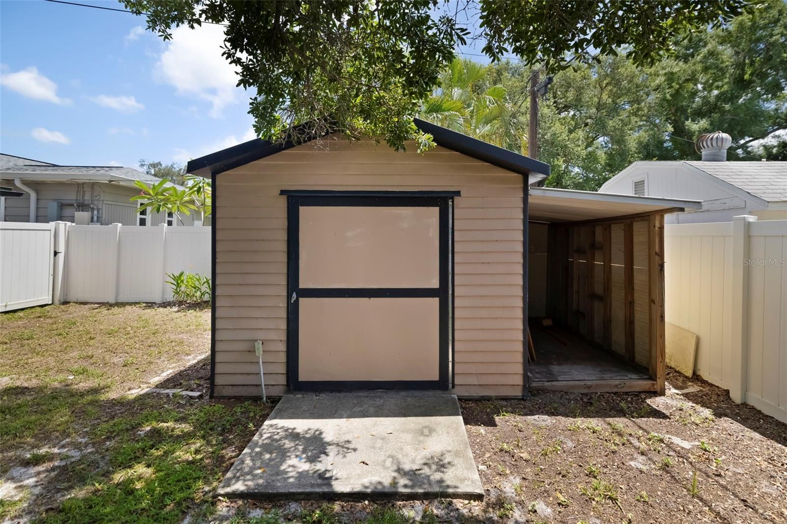 2702 Grand Cayman St Property Photo 38