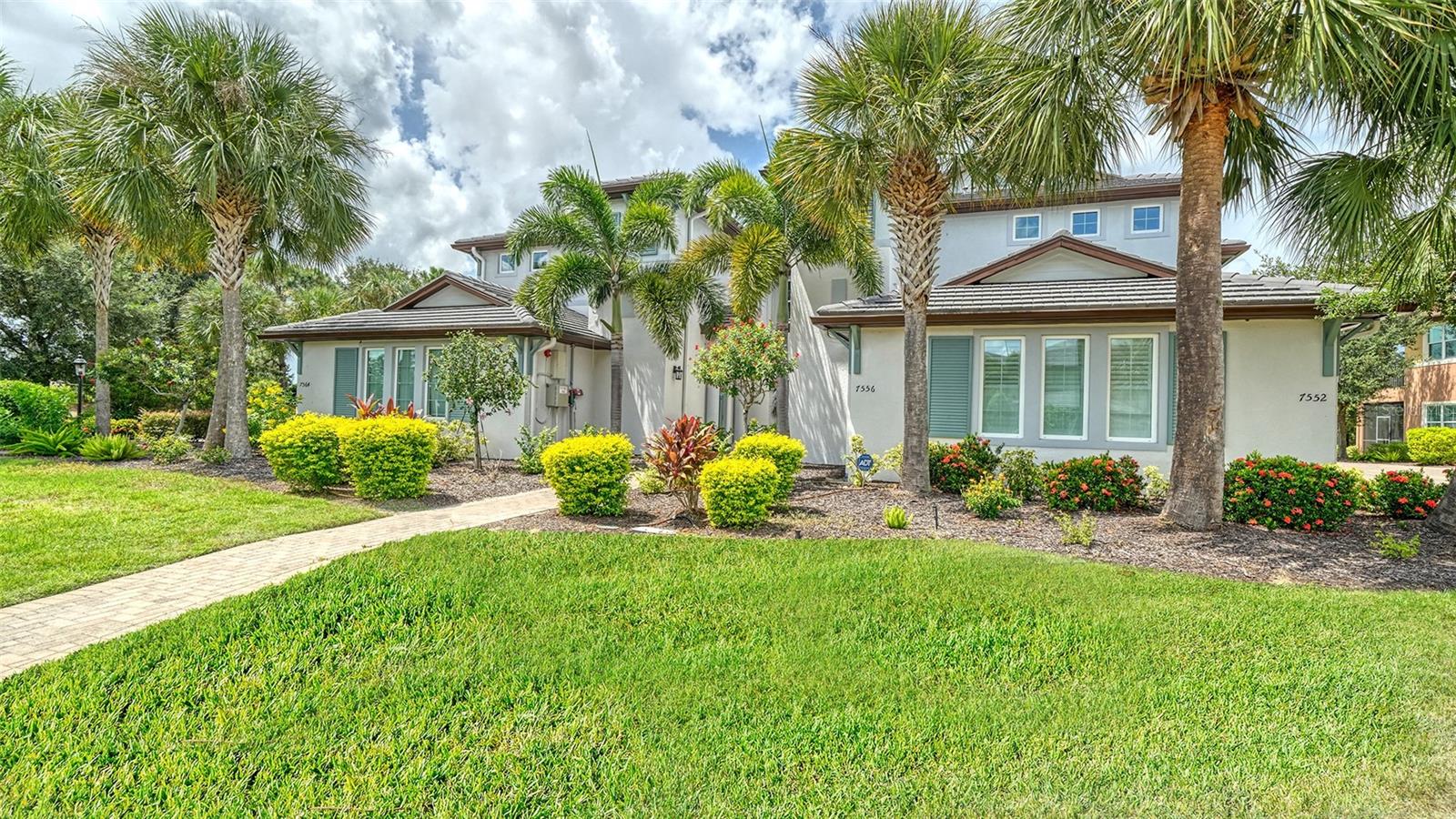 7552 Divot Loop Property Photo 1