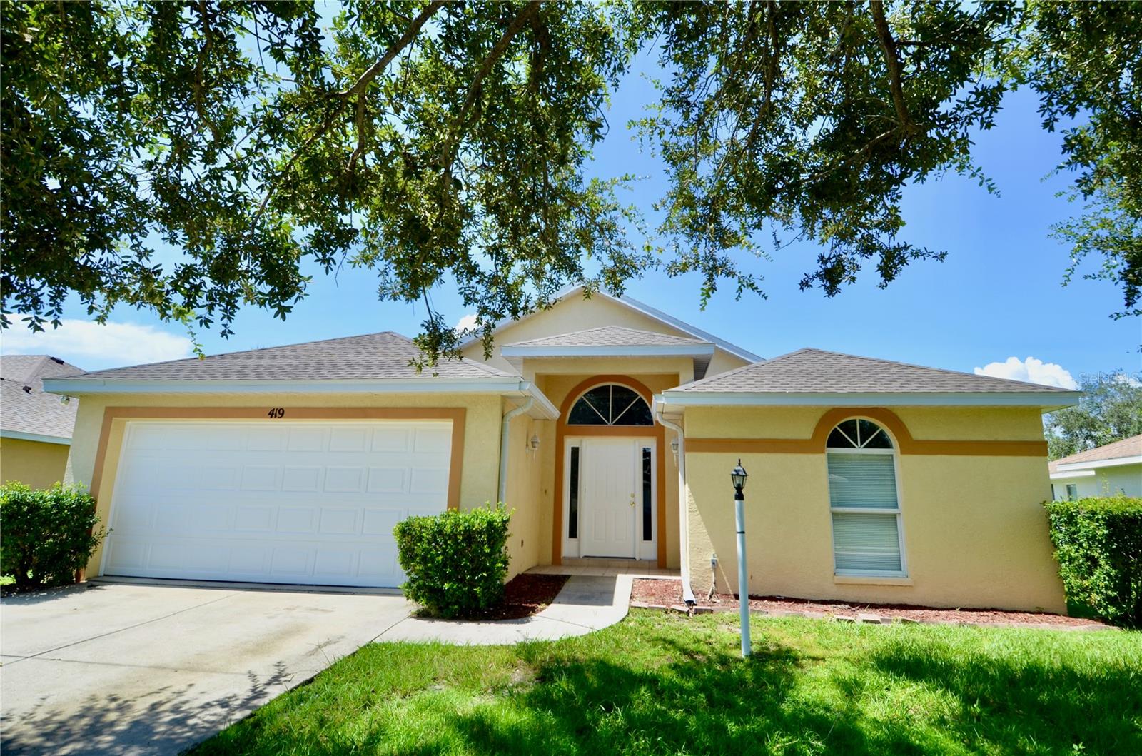 419 25th Dr E Property Photo 1