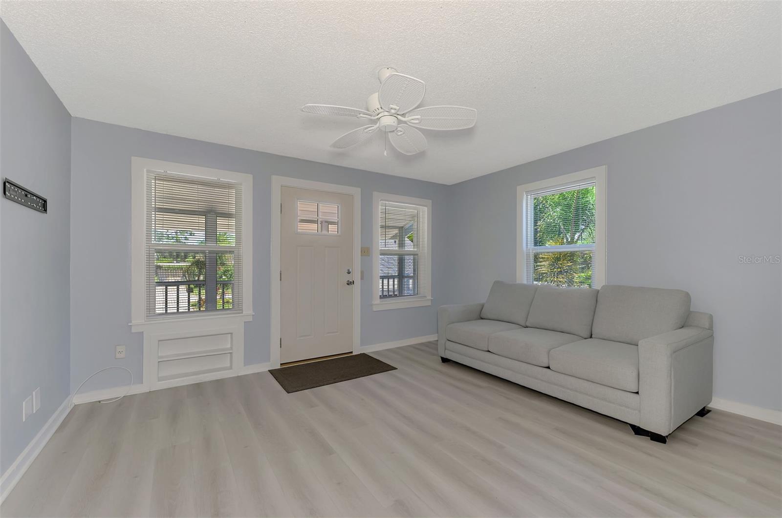 1858 Boyce #a Property Photo 8
