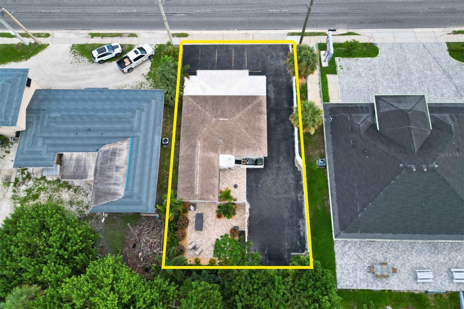 1670 Stickney Point Rd Property Photo 4