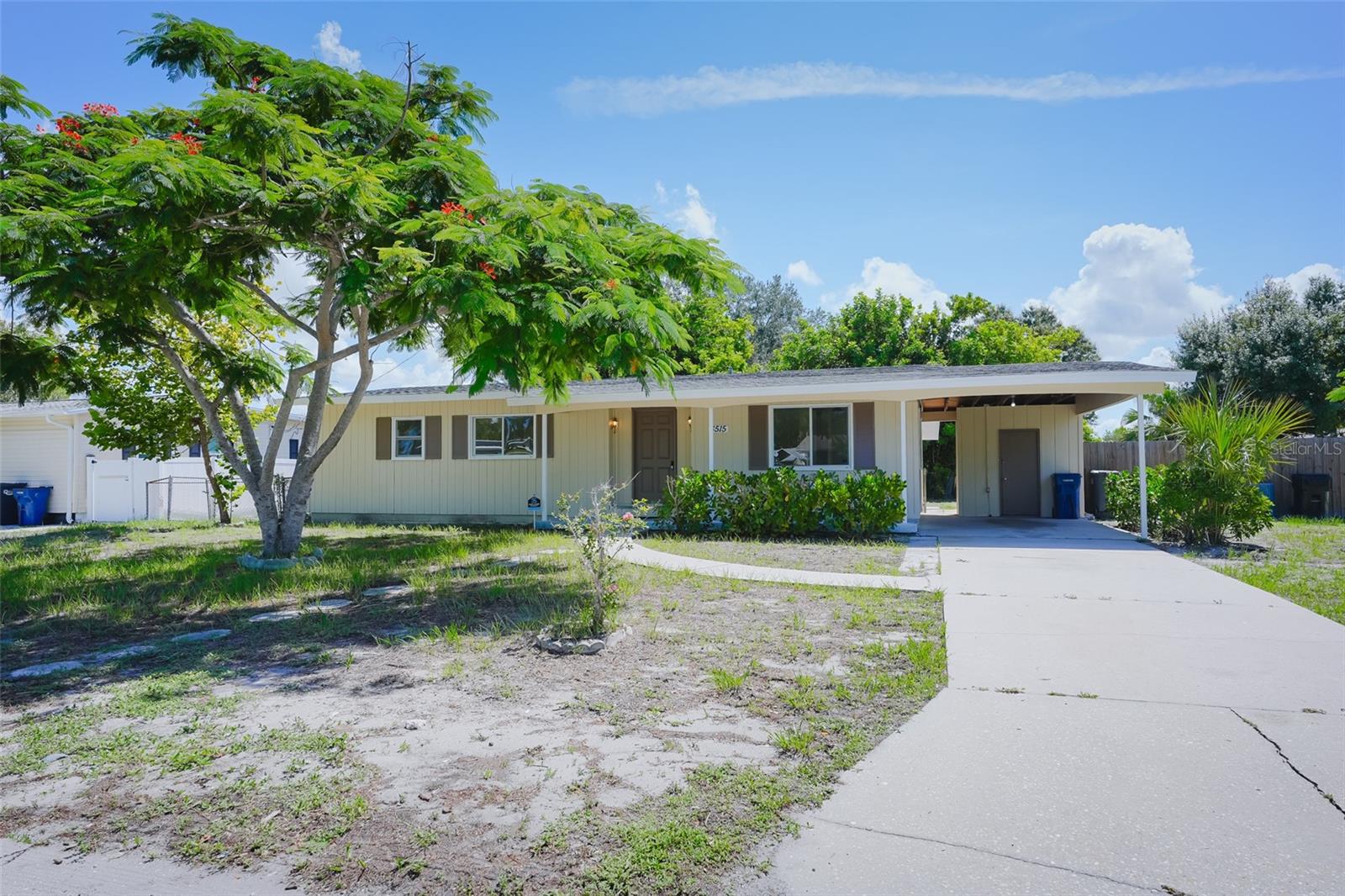 6515 3rd Street Ct W Property Photo 2