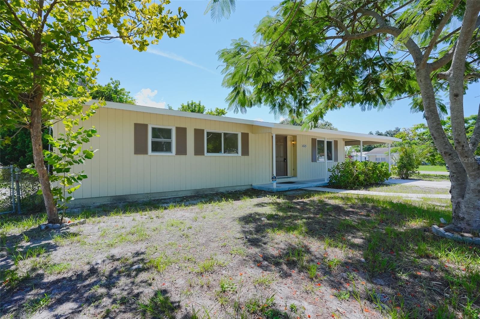 6515 3rd Street Ct W Property Photo 6