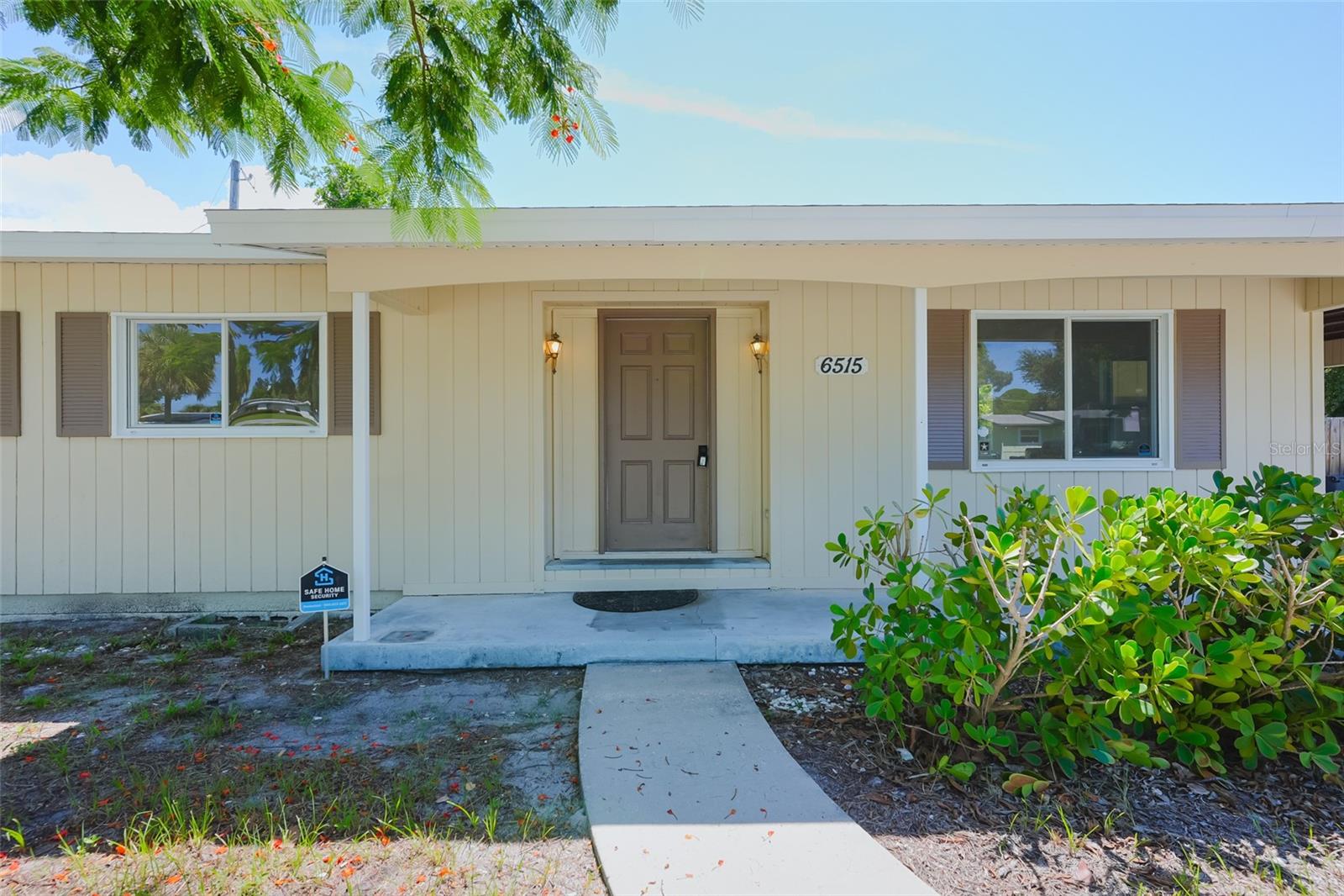 6515 3rd Street Ct W Property Photo 9