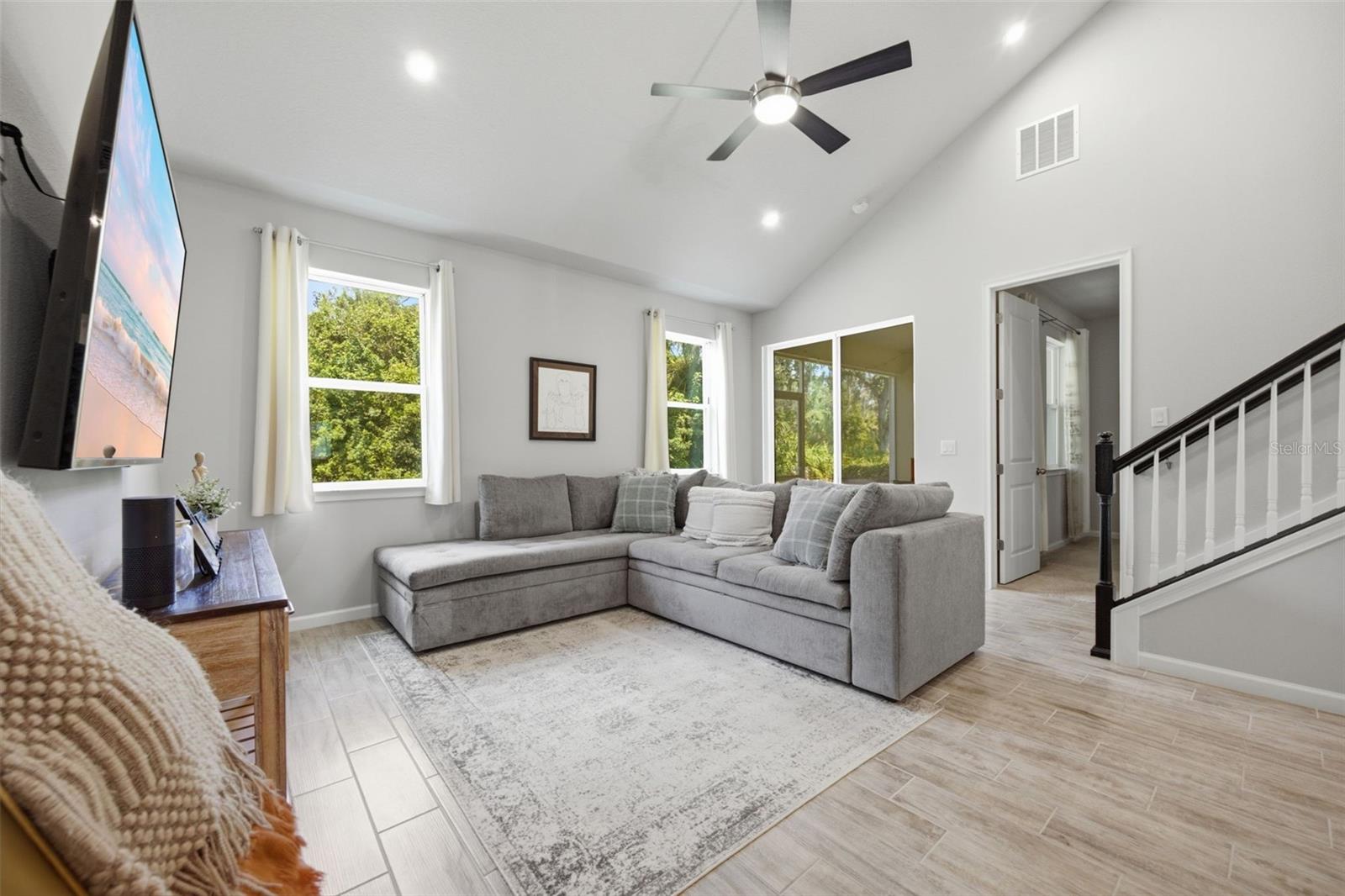 5636 Silverbridge Trl Property Photo 4