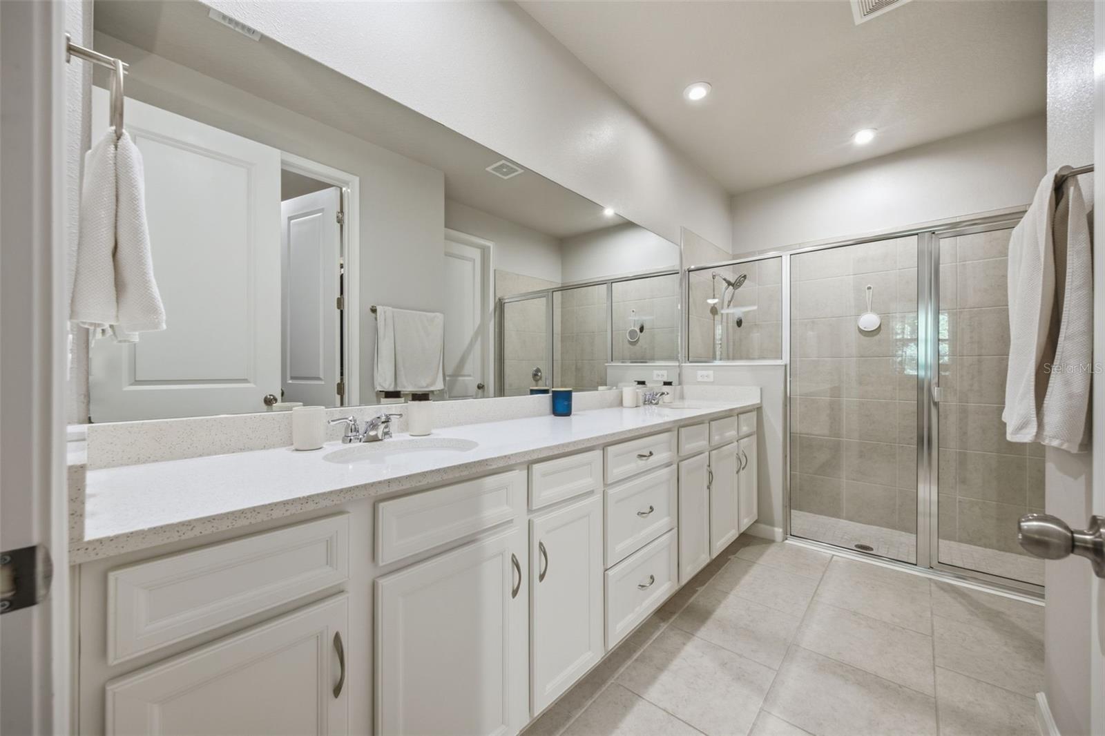5636 Silverbridge Trl Property Photo 6