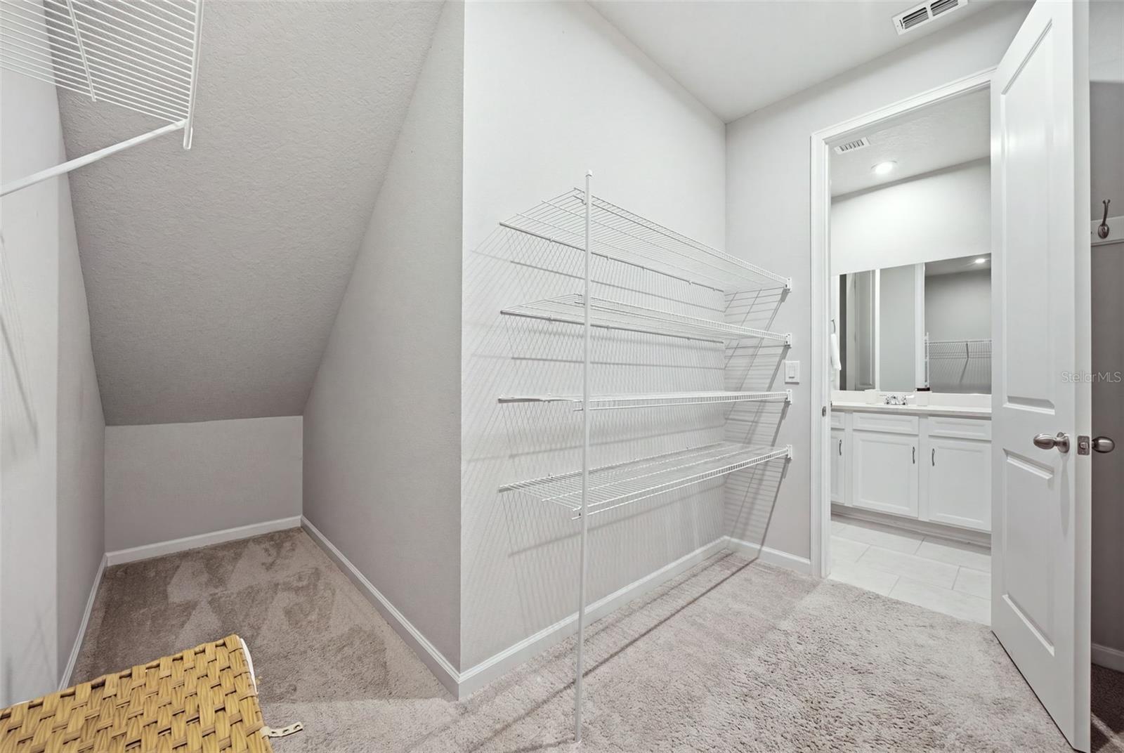 5636 Silverbridge Trl Property Photo 27