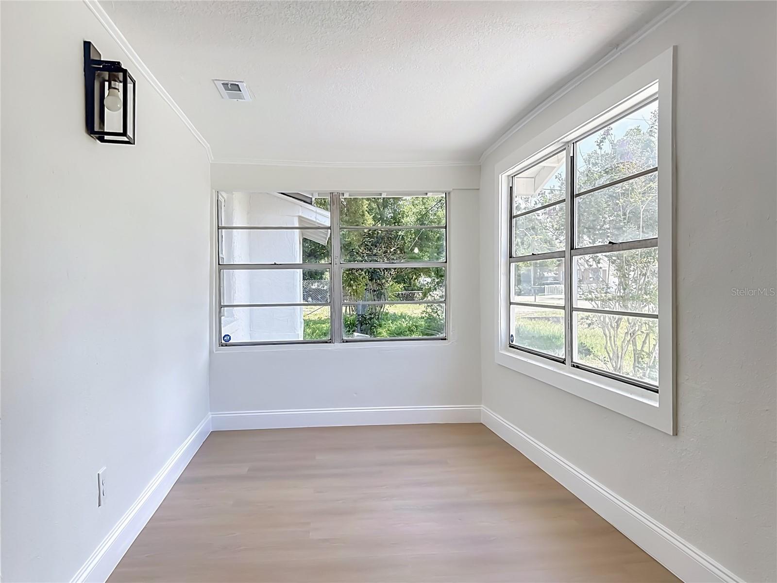 220 29th St E Property Photo 18