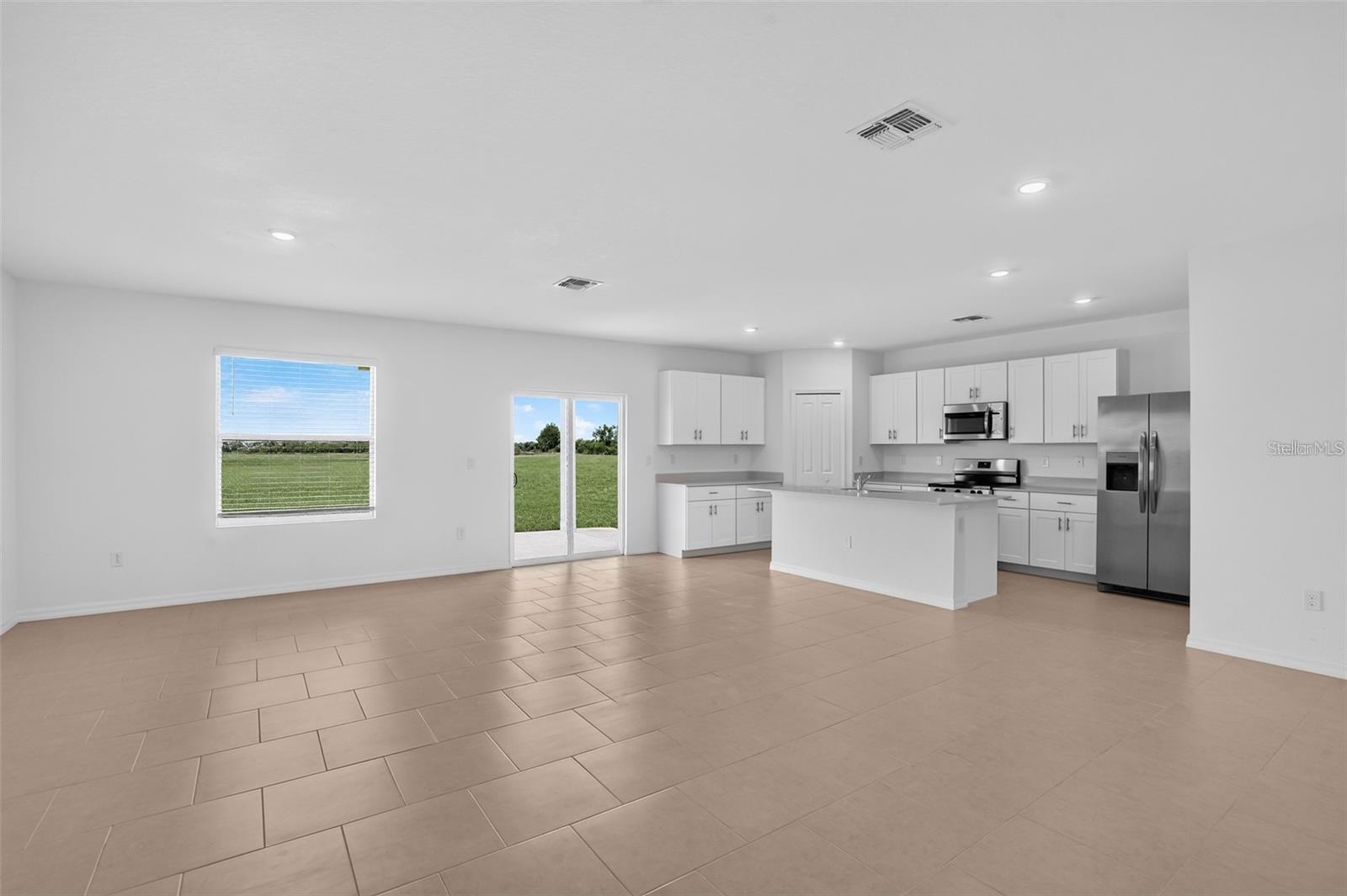 3821 Ambersweet Xing Property Photo 5