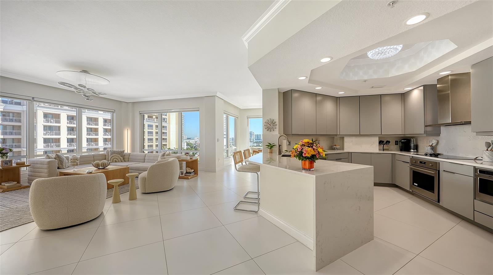 35 Watergate Dr #806 Property Photo 8