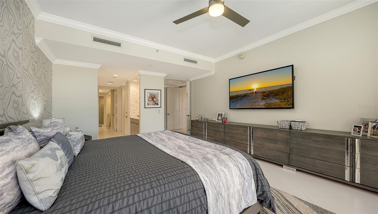 35 Watergate Dr #806 Property Photo 42