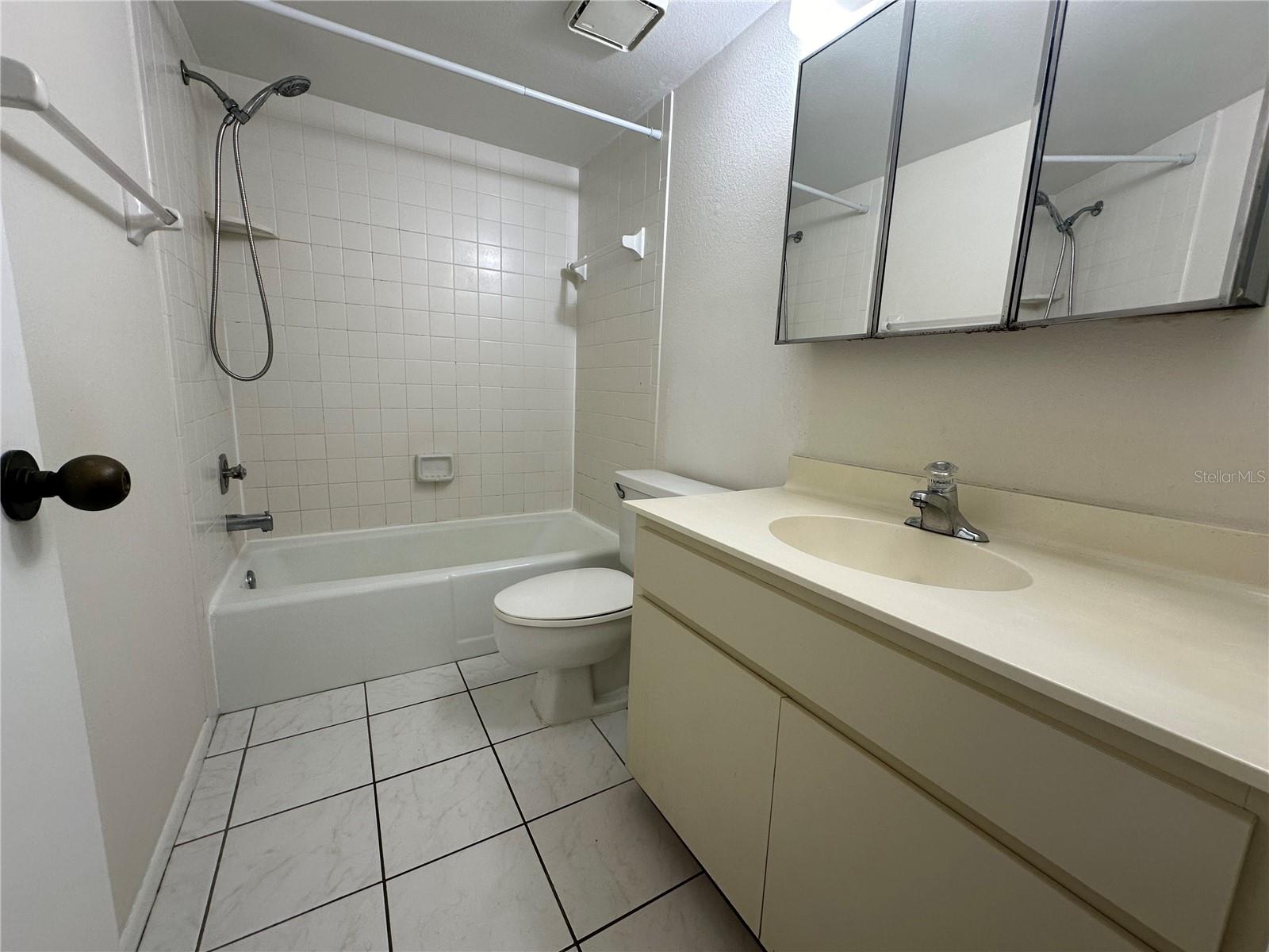 7205 Curtiss Ave #2b Property Photo 5
