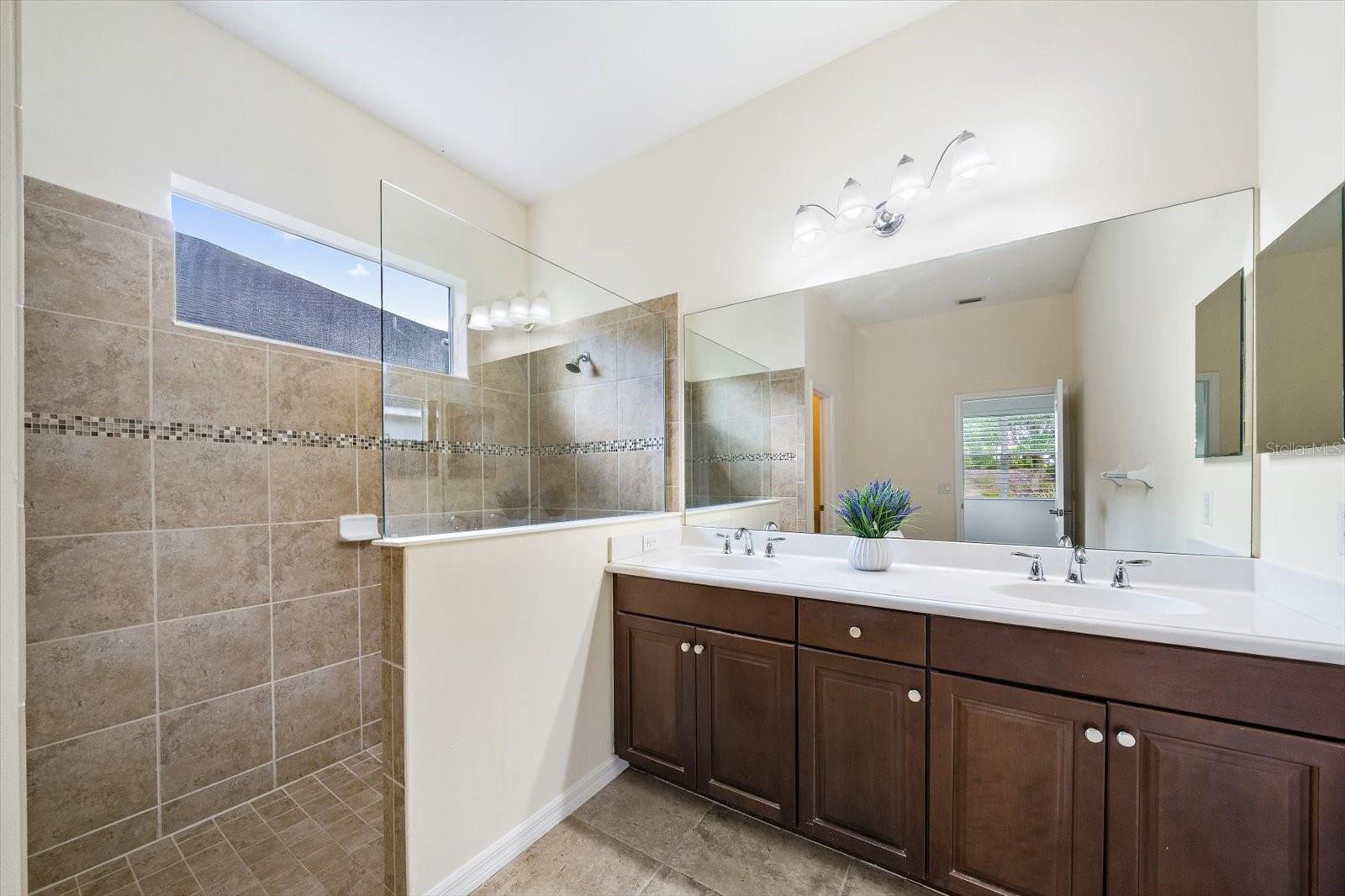 4672 Claremont Park Property Photo 18