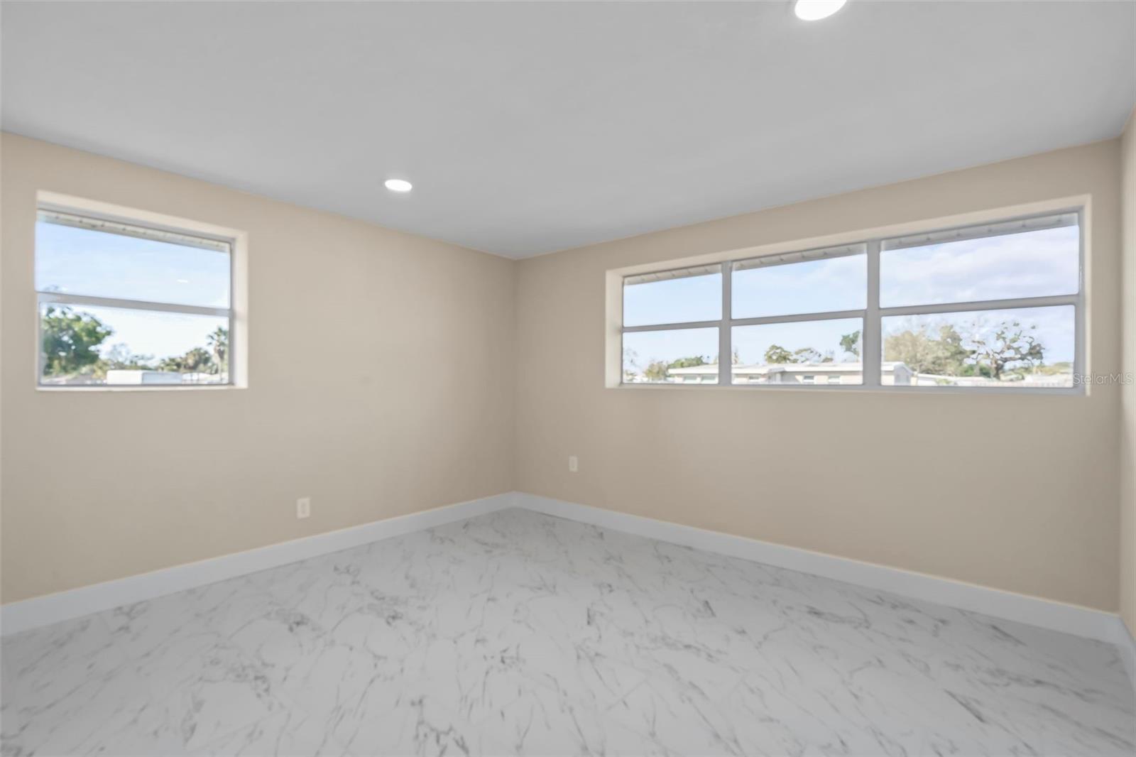 6211 Cornell Rd Property Photo 16