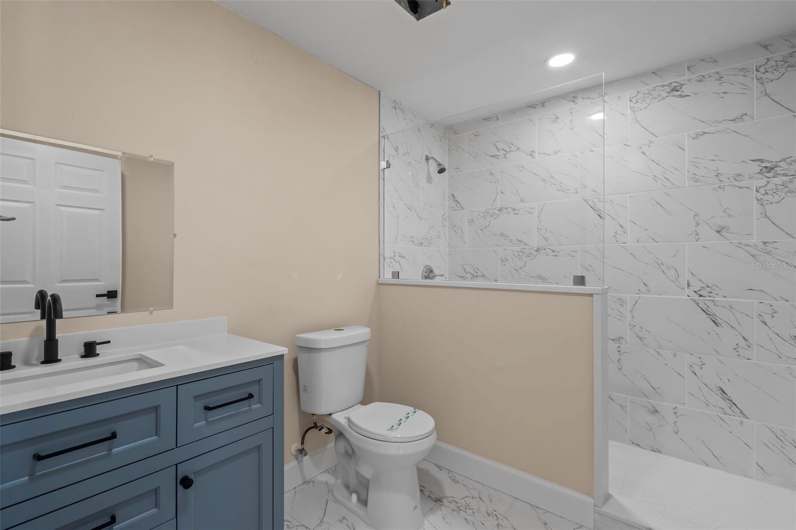 6211 Cornell Rd Property Photo 24