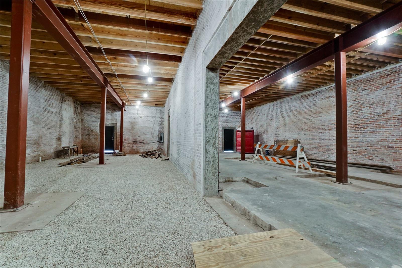 420 12th St W Property Photo 14