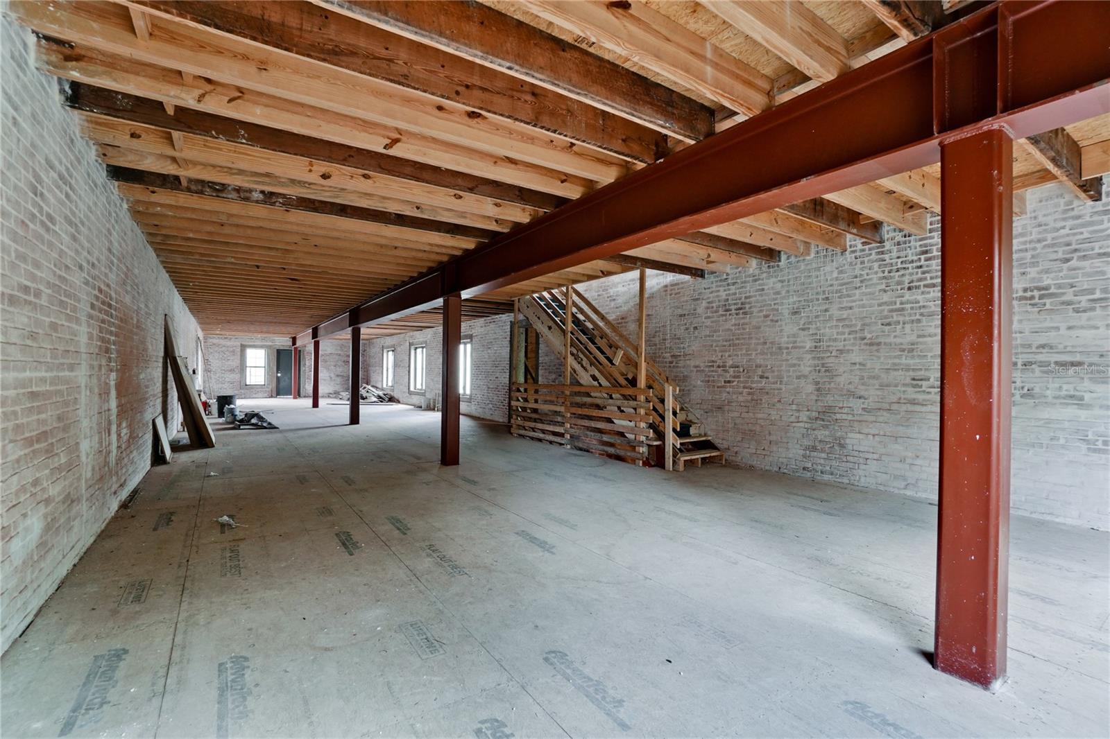 420 12th St W Property Photo 19