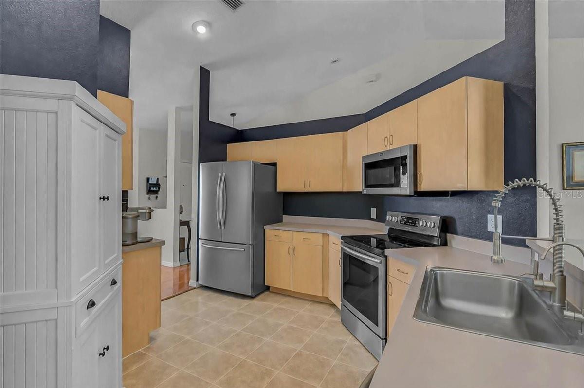 5904 33rd Dr E Property Photo 13