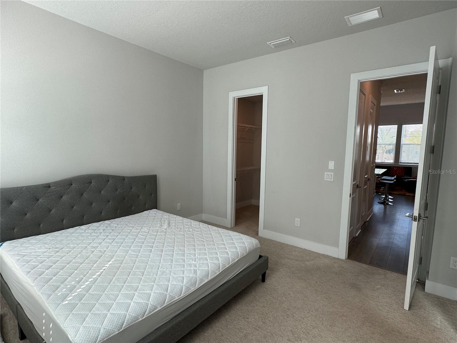 2328 Lindstrom St Property Photo 12