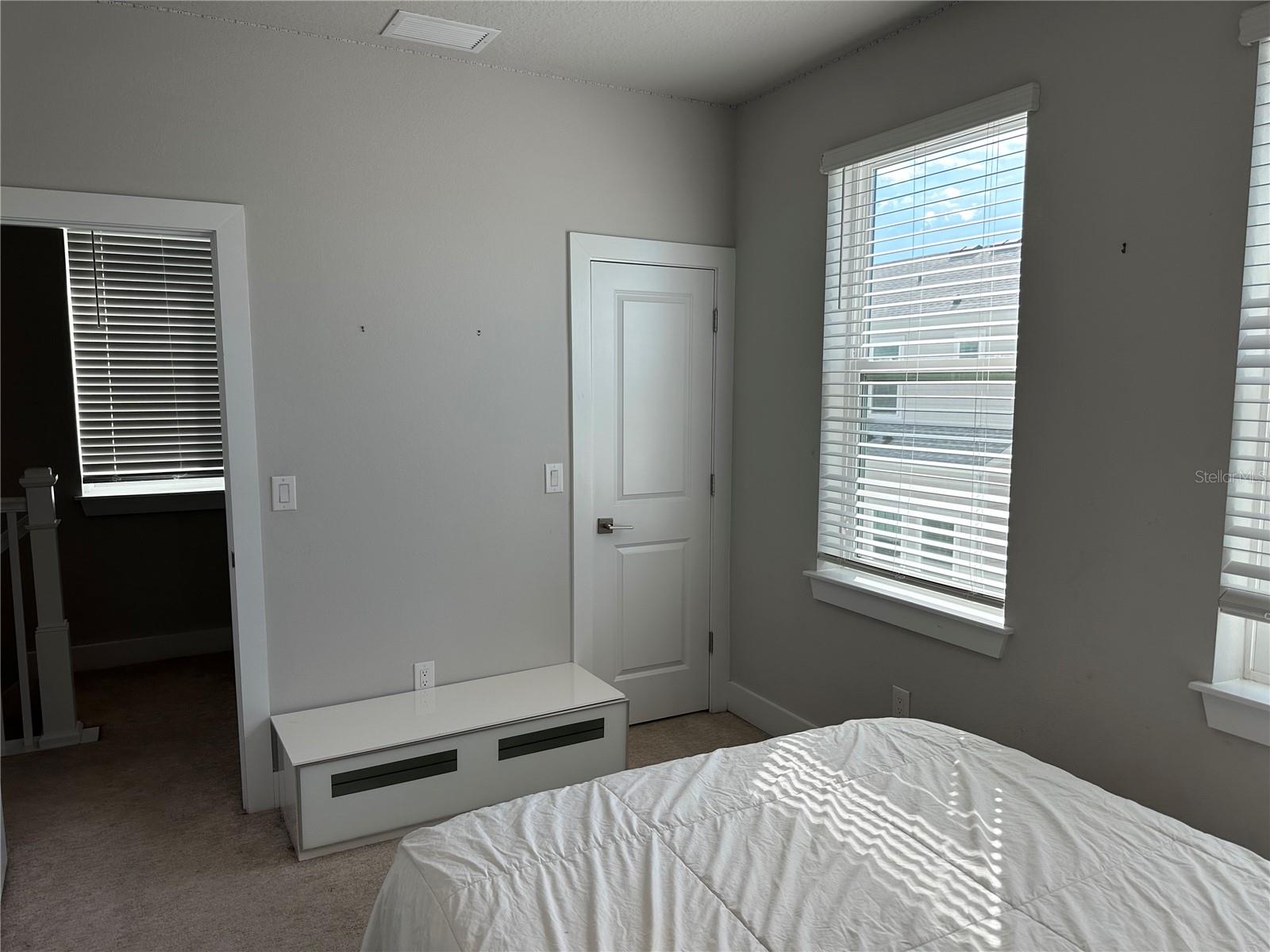 2328 Lindstrom St Property Photo 17