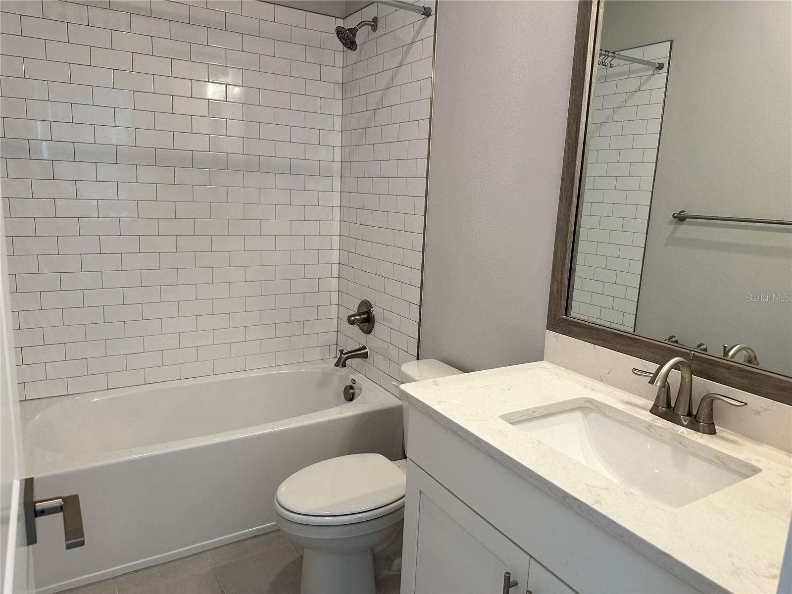 2328 Lindstrom St Property Photo 18