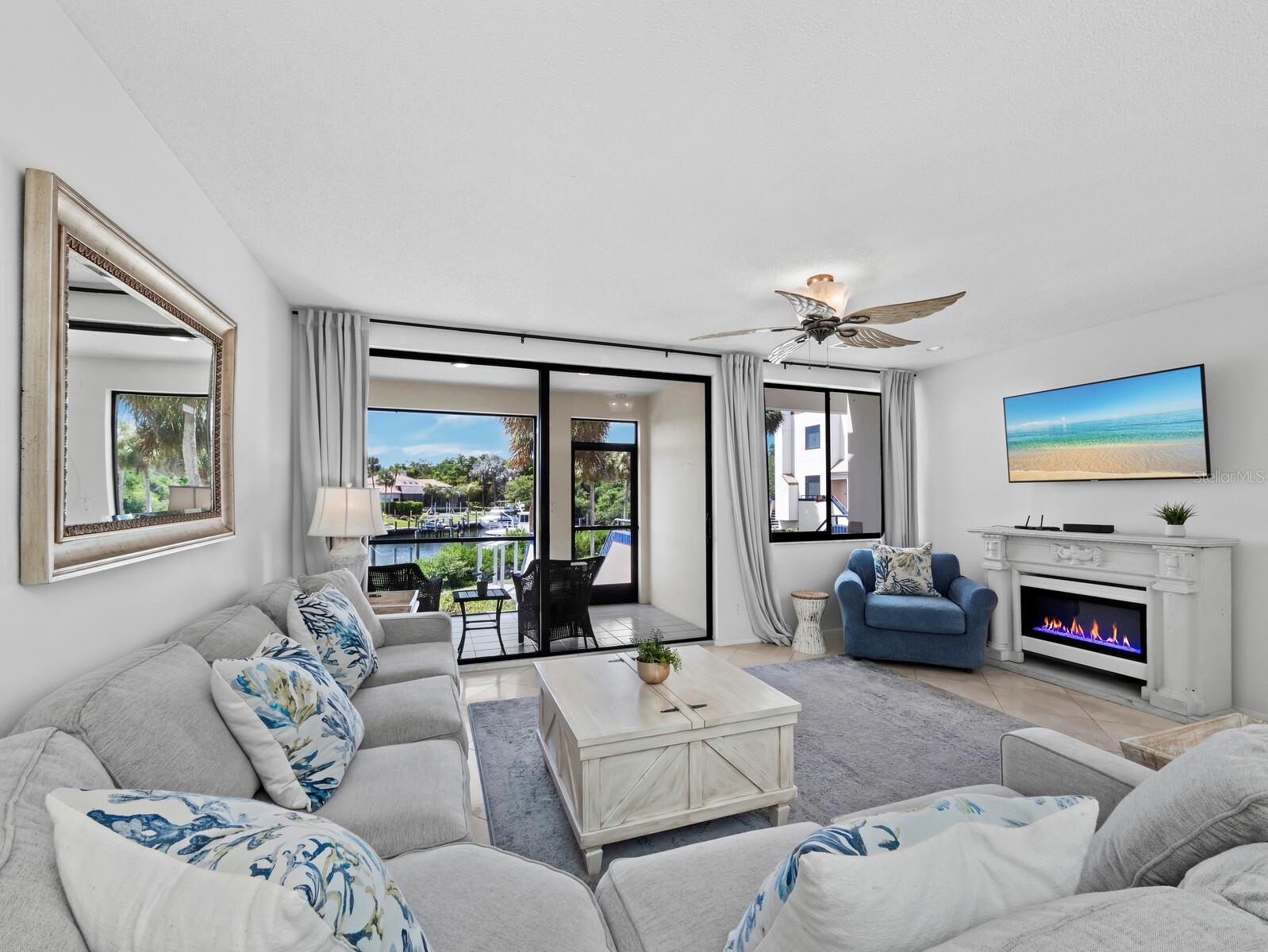 1906 Harbourside Dr #303 Property Photo 2