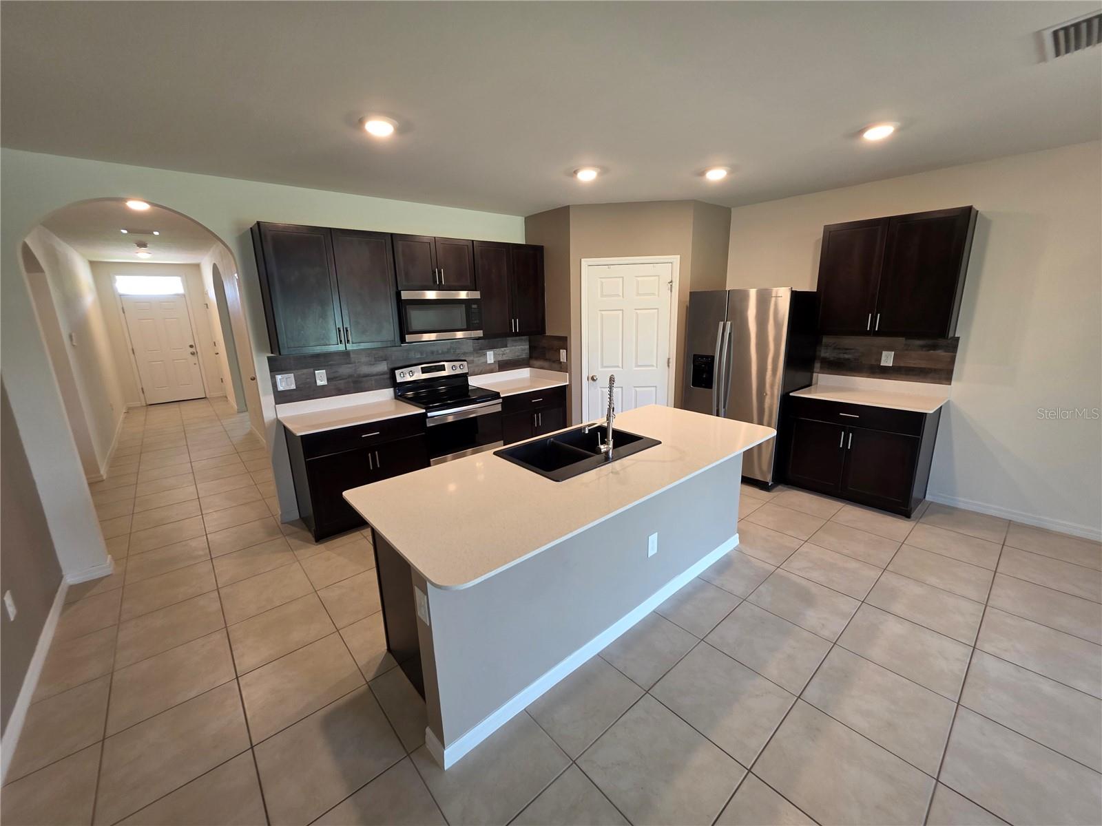 27441 Natal Dr Property Photo 3