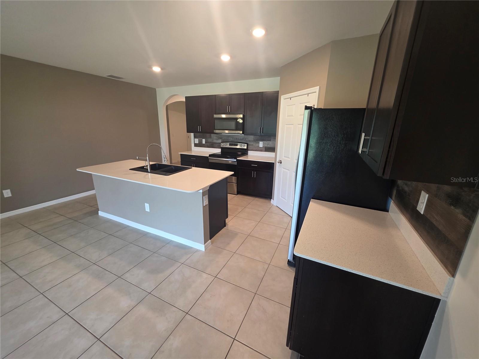 27441 Natal Dr Property Photo 5