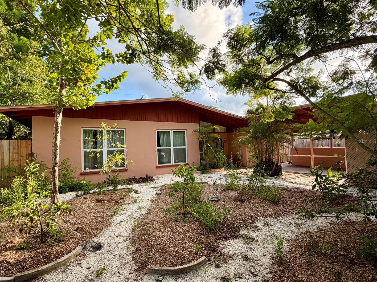 2843 BAY ST Property Photo 1