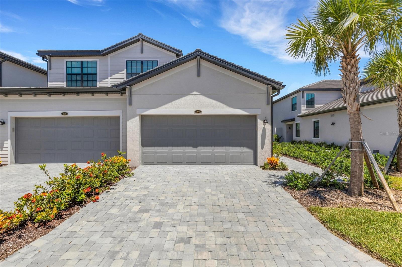 5624 SUMMIT POINTE CIR #104 Property Photo 1