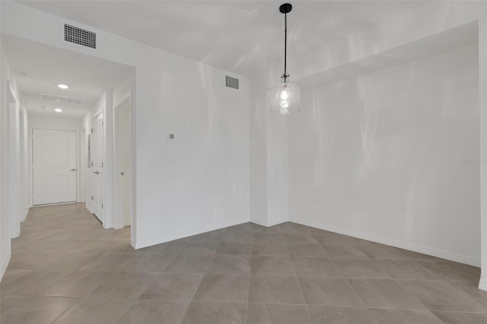 5624 Summit Pointe Cir #104 Property Photo 6
