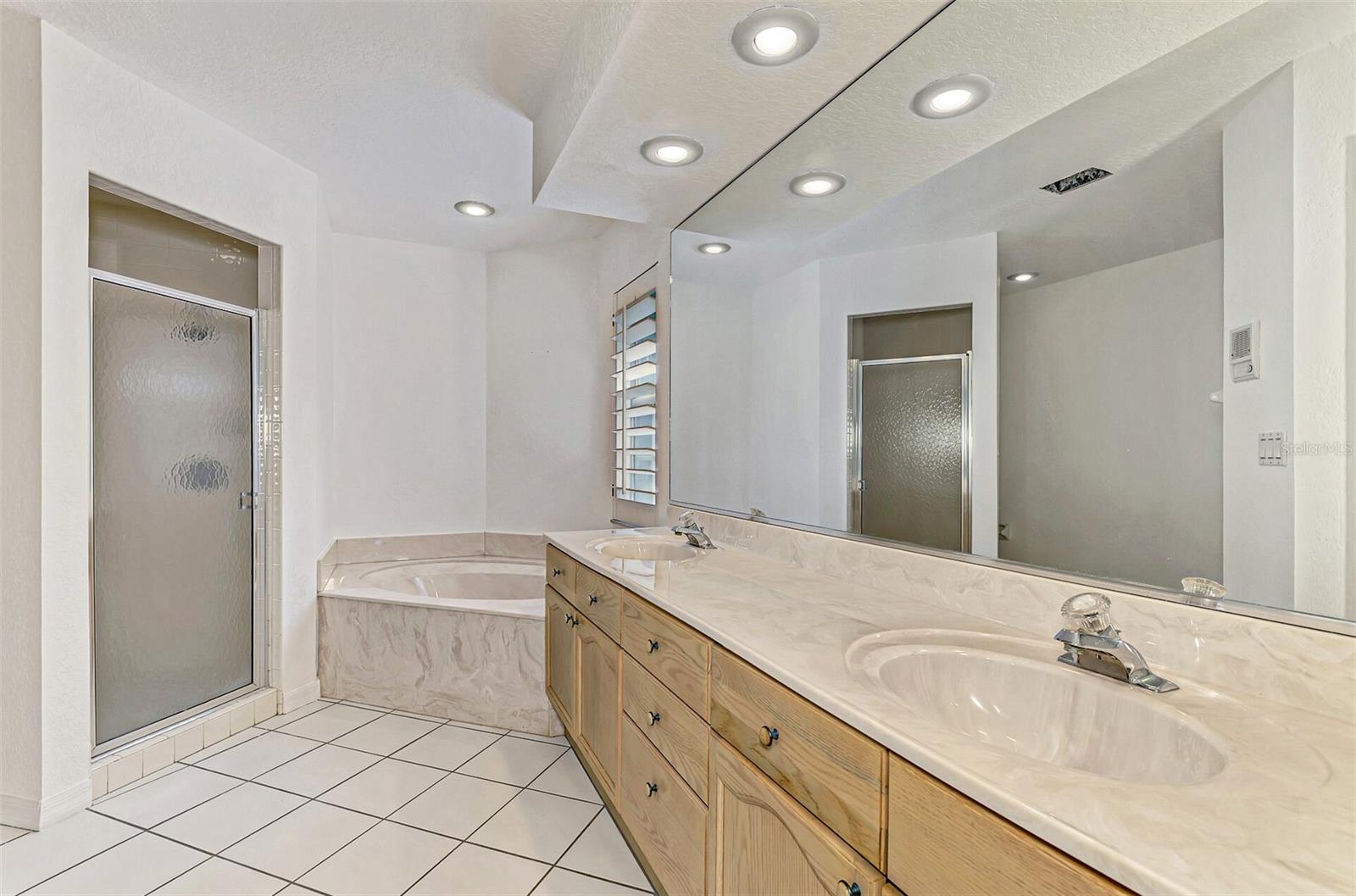 4468 Ascot Cir N Property Photo 21