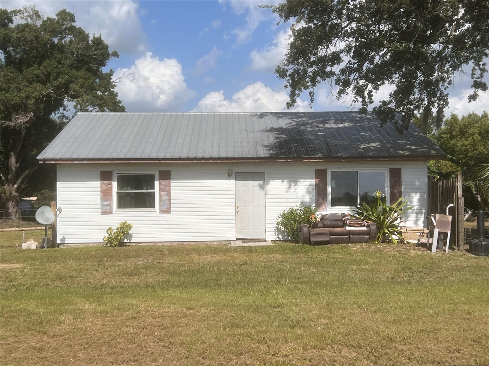 6586 Ne Moore Ave Property Photo 1