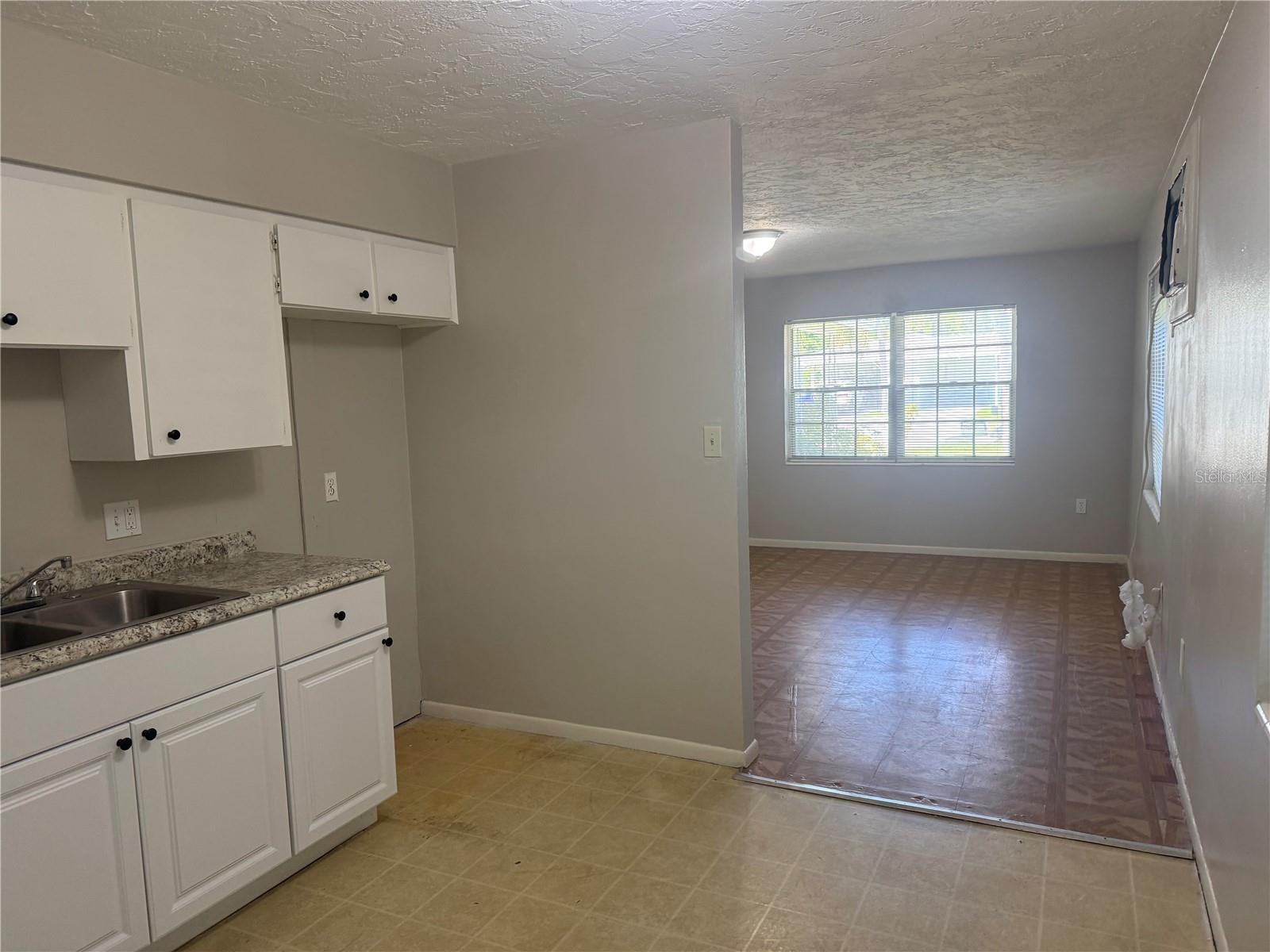 5005 19th St W #a Property Photo 6