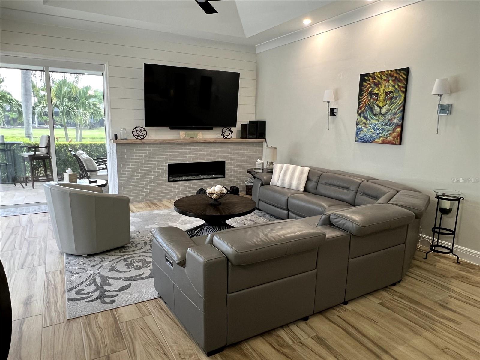 7555 Tori Way Property Photo 11
