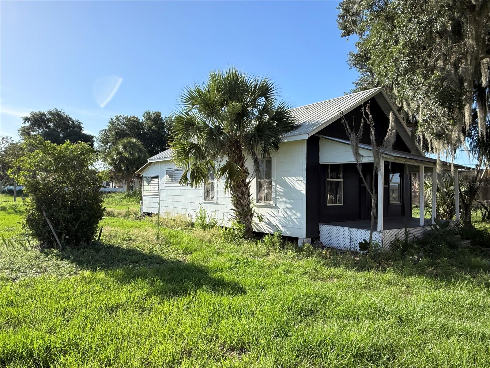 1015 Makowski Rd Property Photo 3