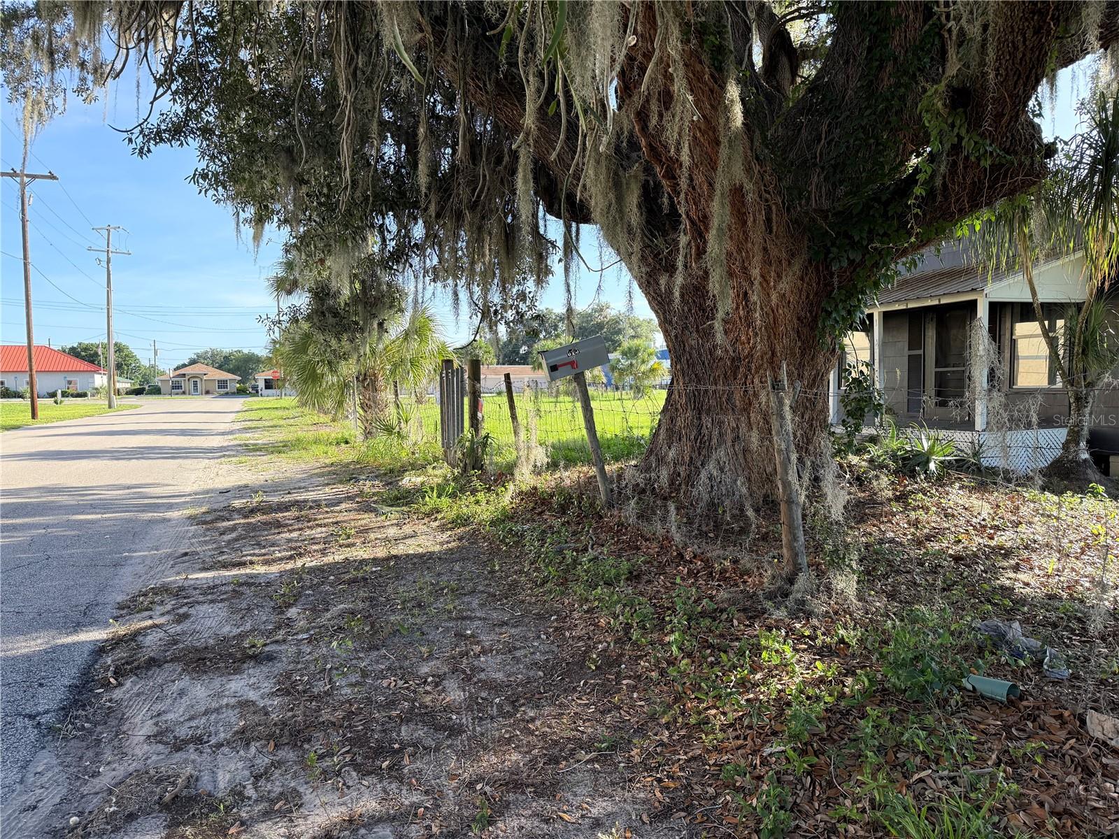 1015 Makowski Rd Property Photo 8