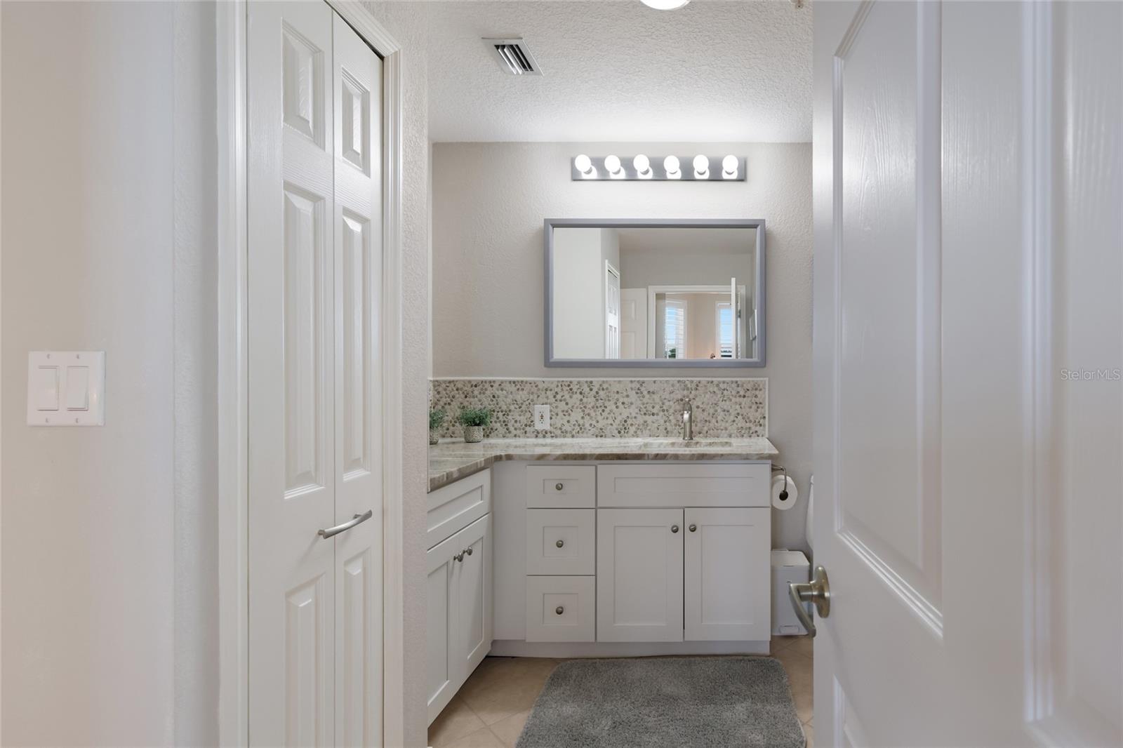5100 Jessie Harbor Dr #404 Property Photo 27