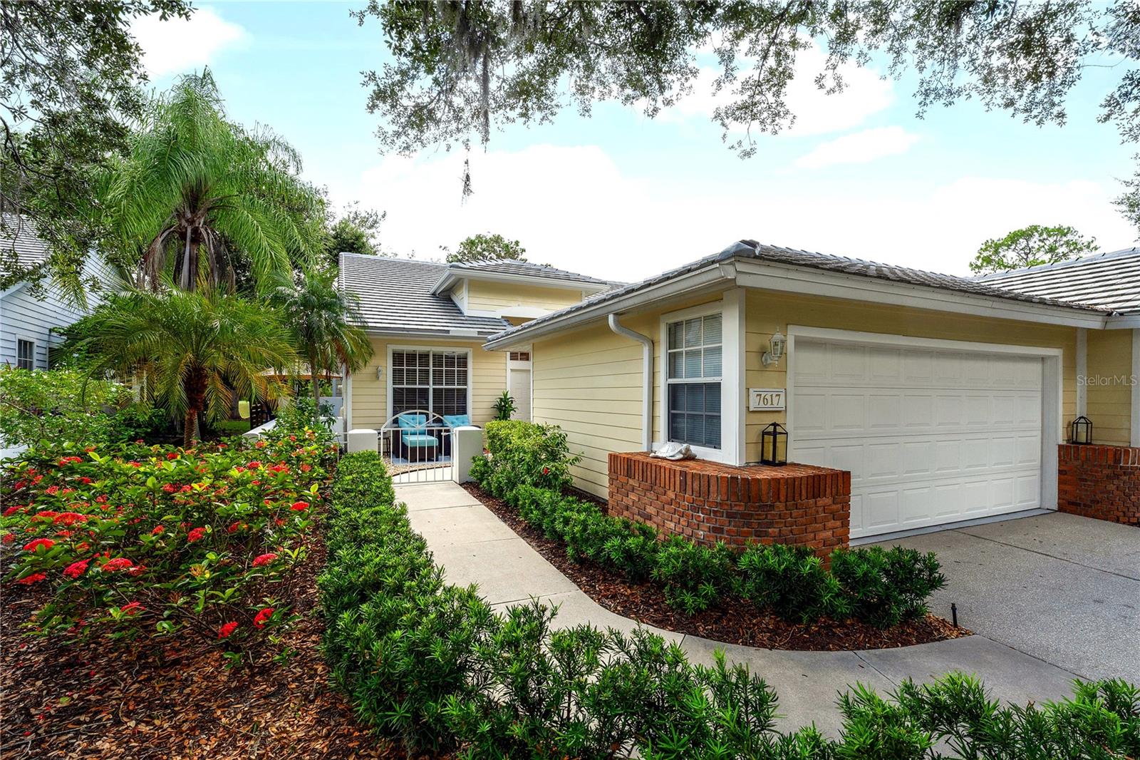 7617 Whitebridge Gln Property Photo 1