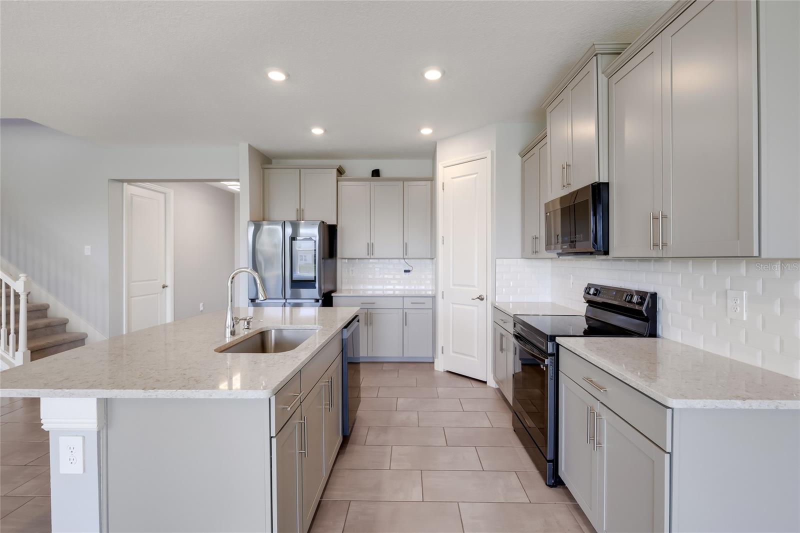 17828 Gulf Ranch Pl Property Photo 9