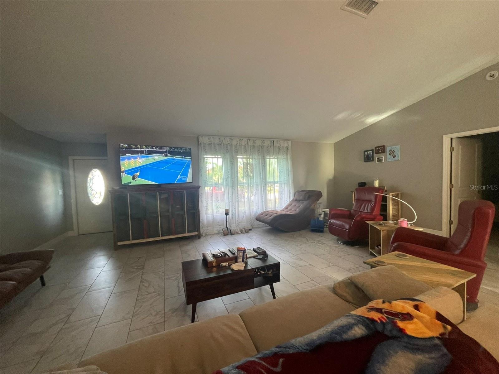 10601 Ayear Rd Property Photo 2