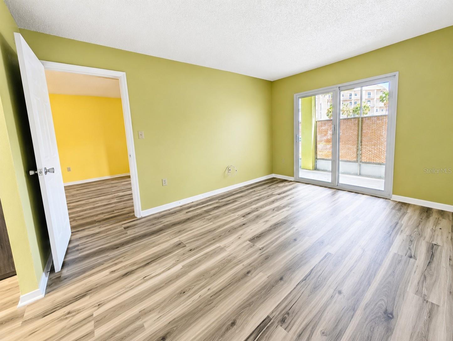 4111 Heron Way #e-103 Property Photo 2