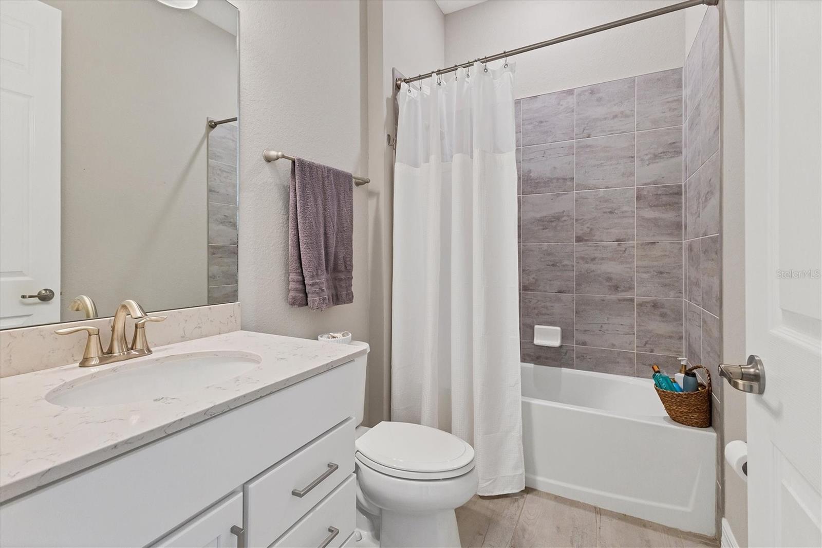 7028 Highgate Ln Property Photo 23