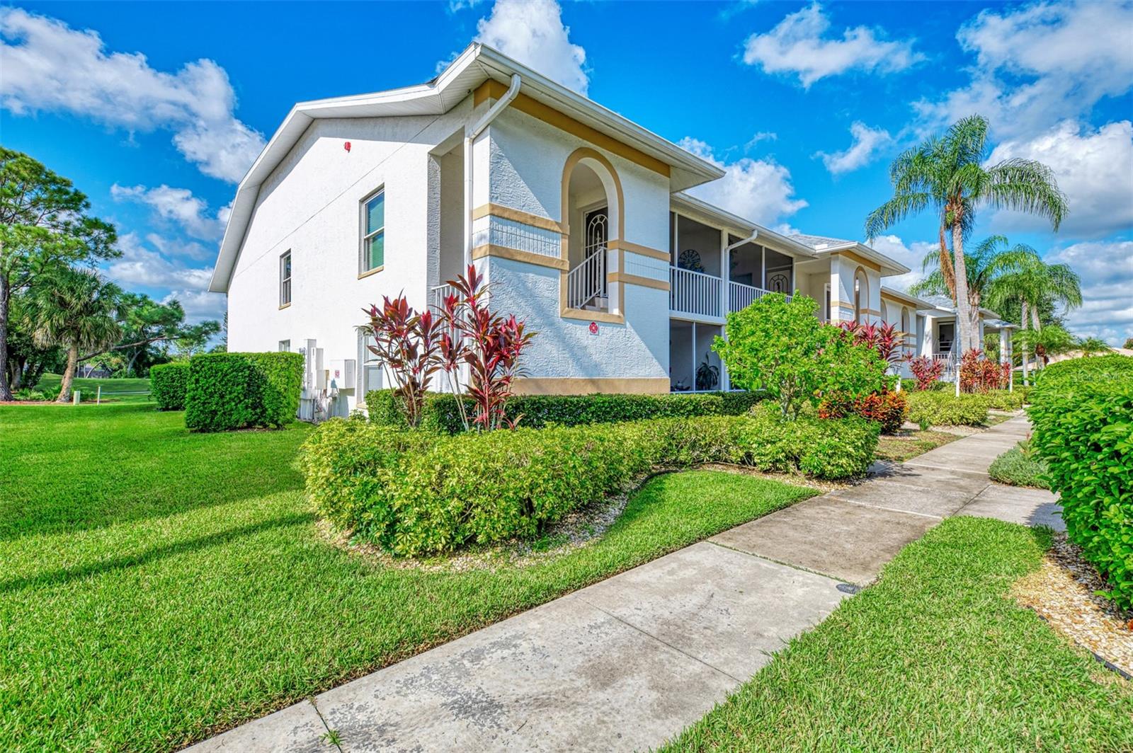 6904 Drewrys Blf #807 Property Photo 1