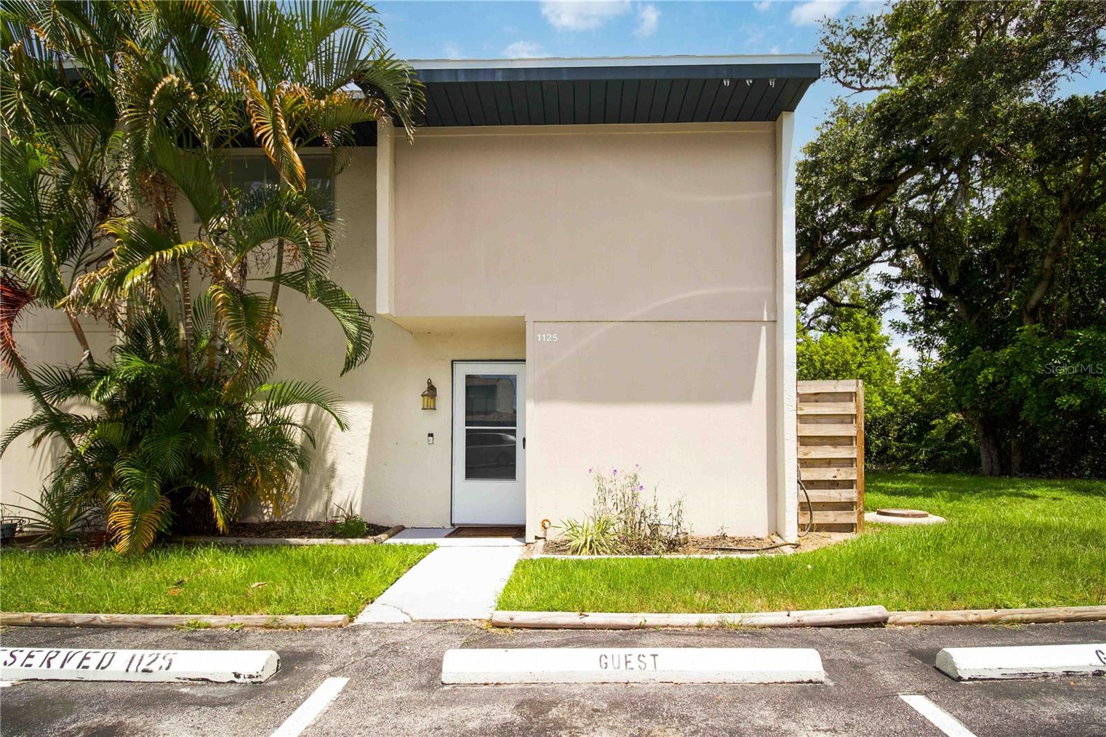 1125 Longfellow Way #125-b Property Photo 2