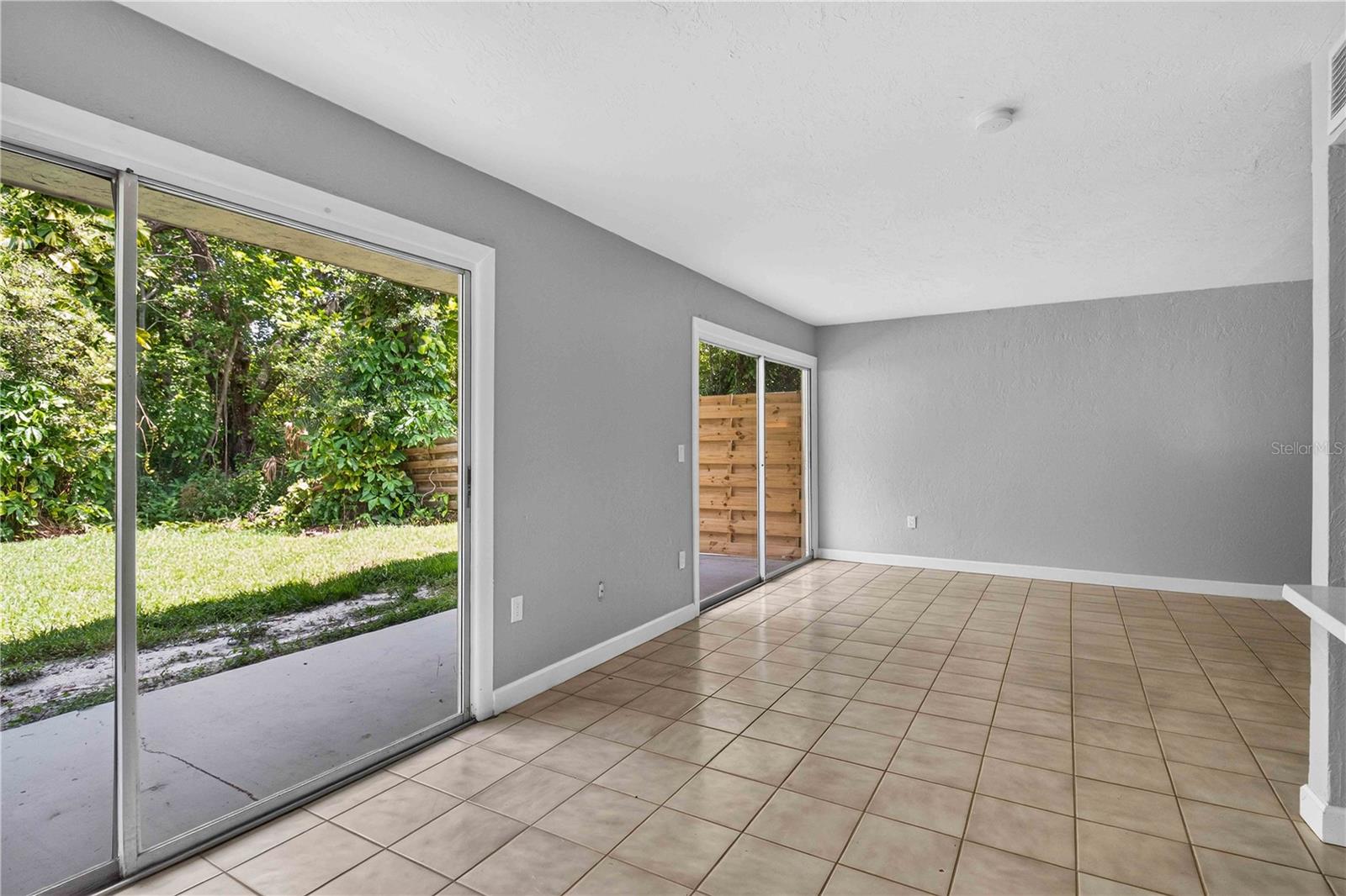 1125 Longfellow Way #125-b Property Photo 4
