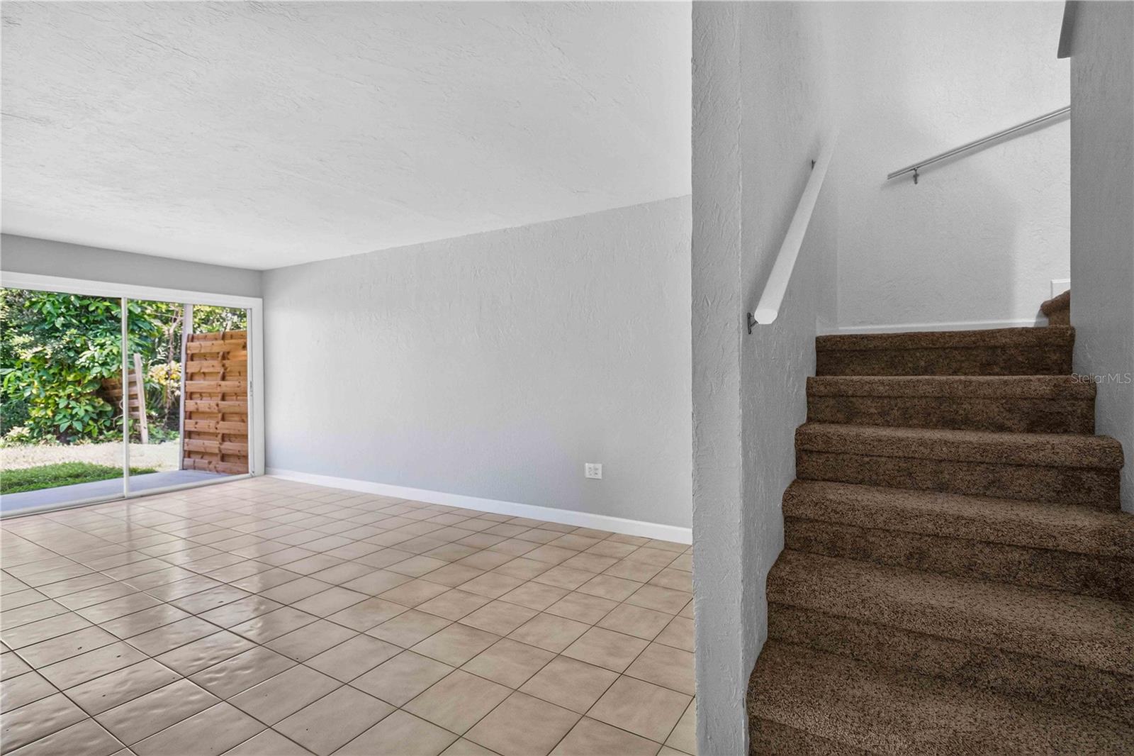 1125 Longfellow Way #125-b Property Photo 14