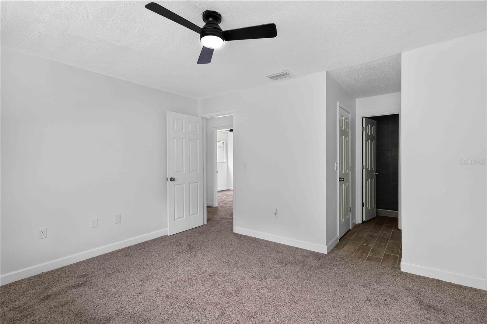 1125 Longfellow Way #125-b Property Photo 17