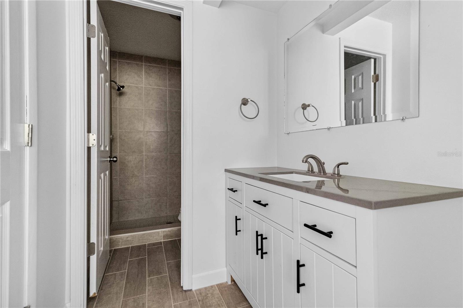 1125 Longfellow Way #125-b Property Photo 18