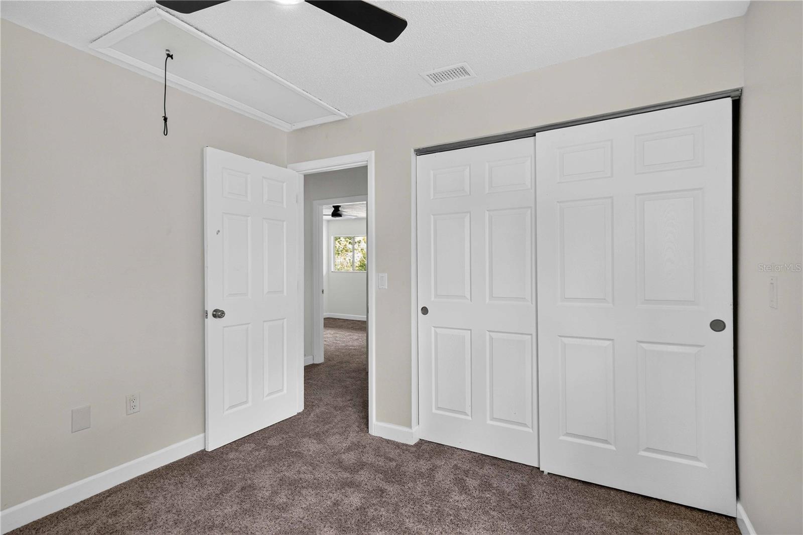 1125 Longfellow Way #125-b Property Photo 24